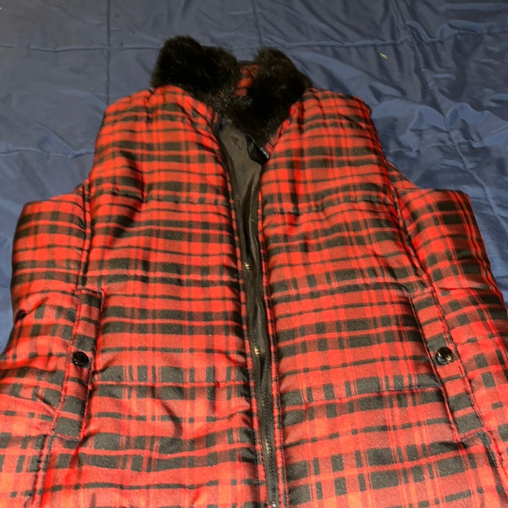 Black and red plaid puffy Zedge